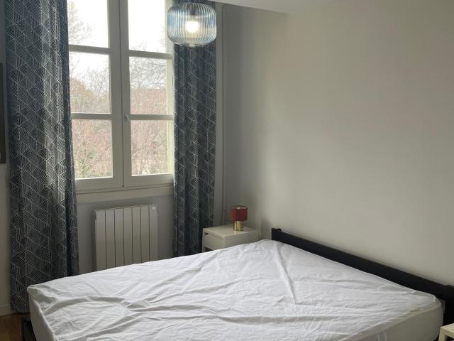 En location Appartement 2 pièces 63 m