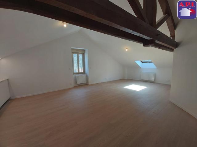 En location Appartement 2 pièces 61 m