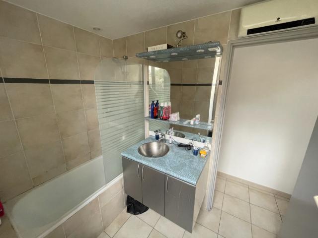 En location Appartement 2 pièces 67 m