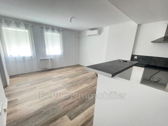 En location Appartement 3 pièces 45 m