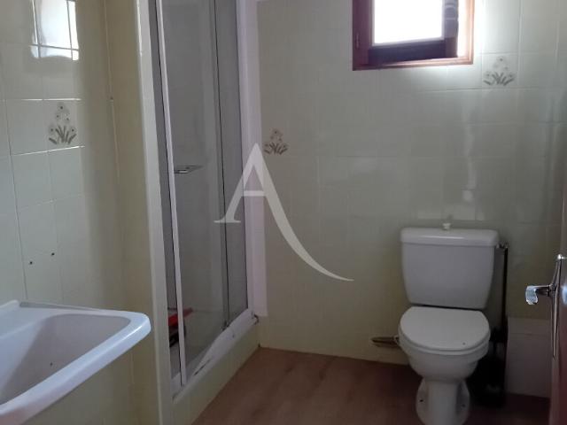 En location Appartement 3 pièces 49 m