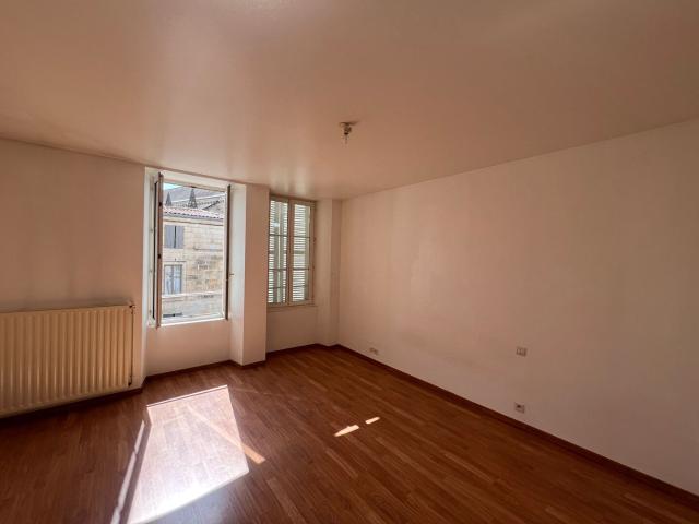 En location Appartement 3 pièces 52 m