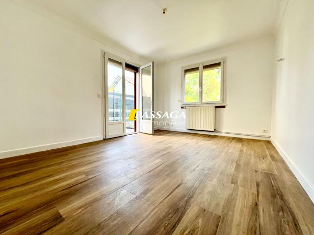 En location Appartement 3 pièces 57 m