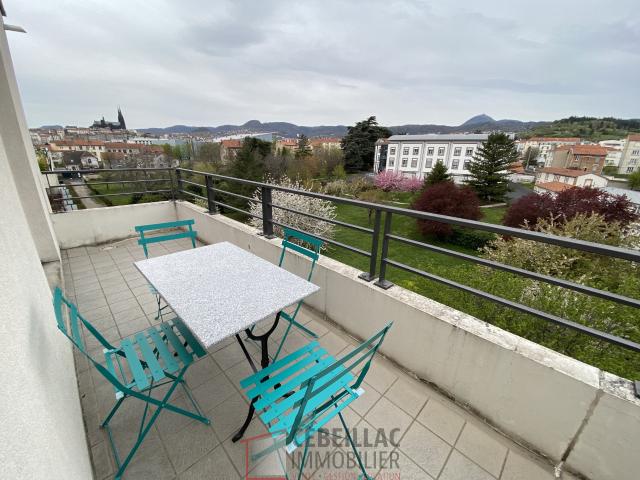 En location Appartement 3 pièces 54 m