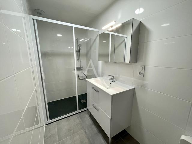 En location Appartement 3 pièces 58 m
