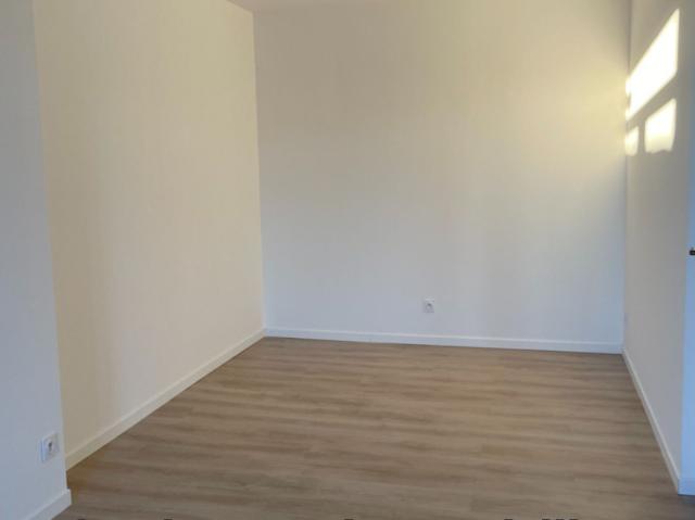 En location Appartement 3 pièces 58 m