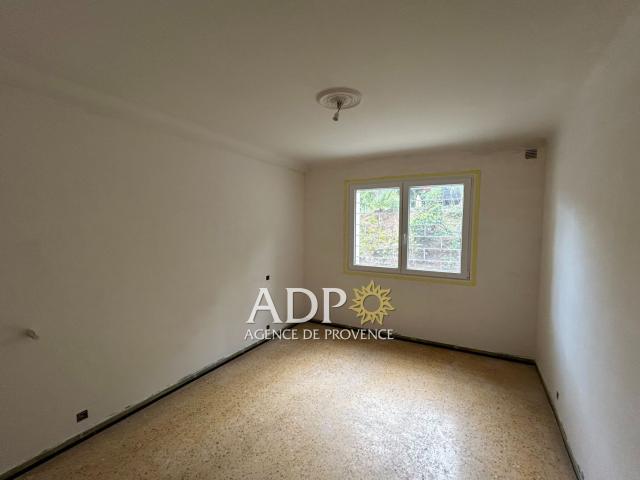 En location Appartement 3 pièces 60 m
