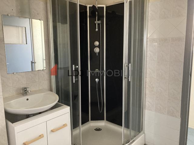 En location Appartement 3 pièces 60 m