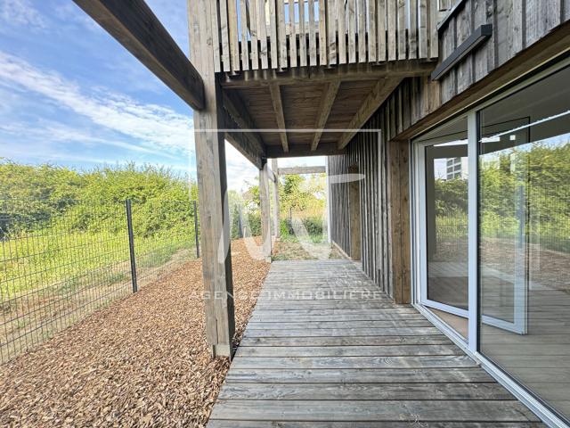 En location Appartement 3 pièces 64 m