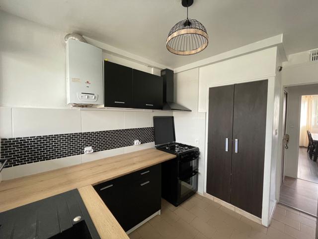 En location Appartement 3 pièces 68 m