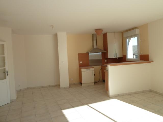 En location Appartement 3 pièces 74 m