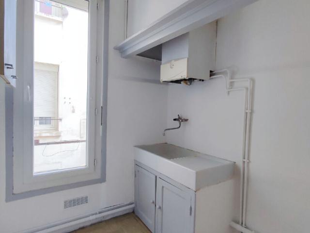 En location Appartement 3 pièces 74 m