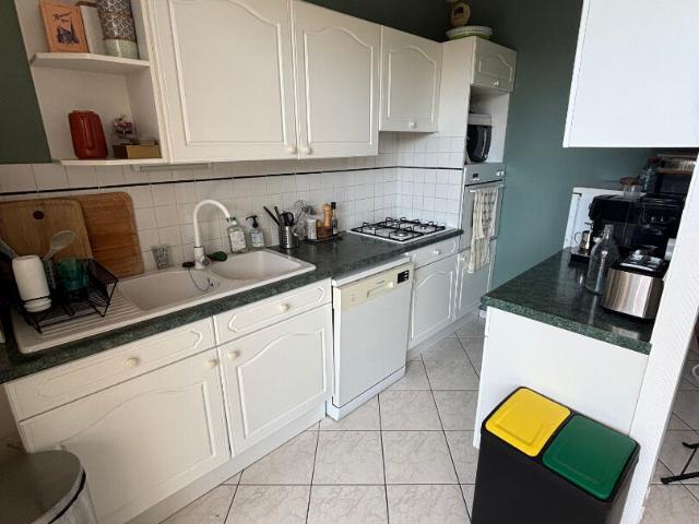 En location Appartement 3 pièces 76 m