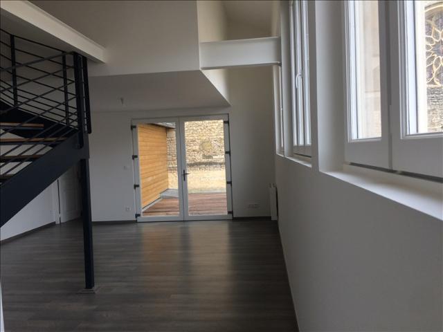 En location Appartement 3 pièces 85 m