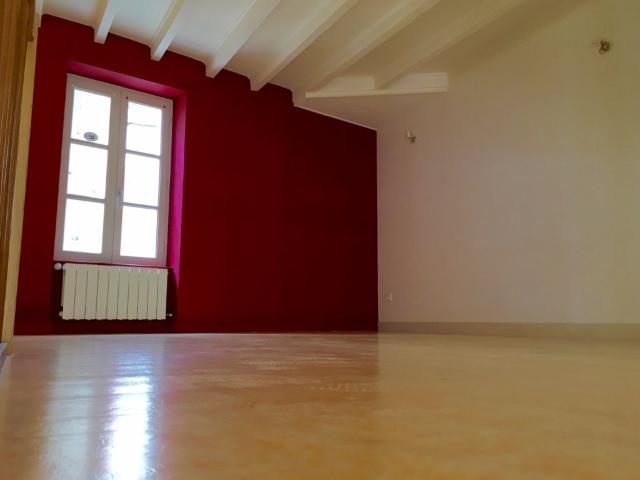 En location Maison 3 pièces 101 m