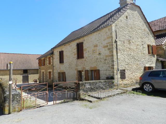 En location Maison 3 pièces 81 m