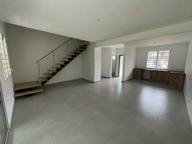 En location Maison 3 pièces 85 m