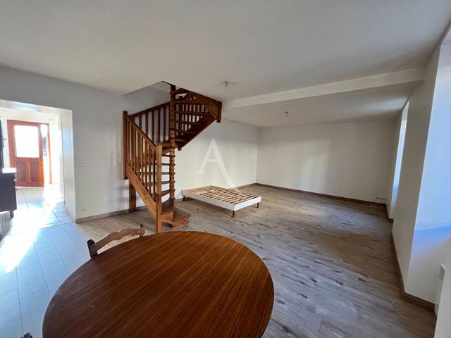 En location Maison 3 pièces 90 m