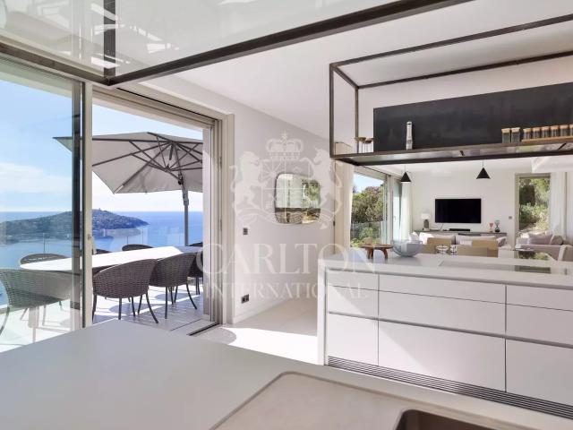 En location Maison 10 pièces 330 m