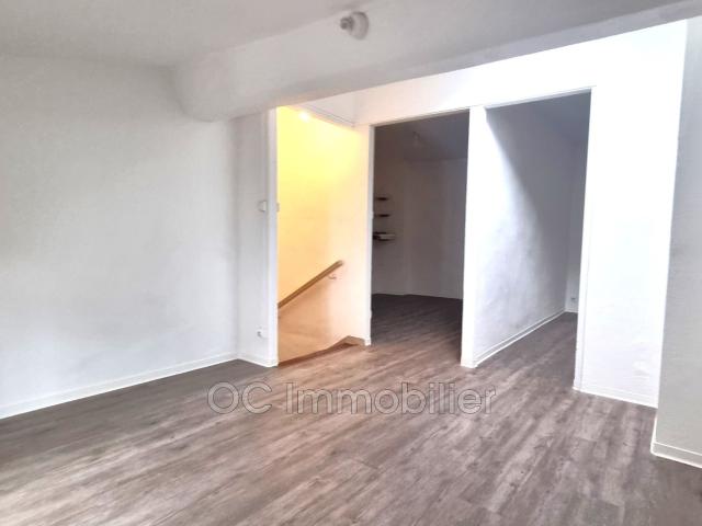 En location Maison 2 pièces 61 m