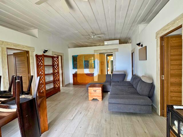 En location Maison 7 pièces 250 m