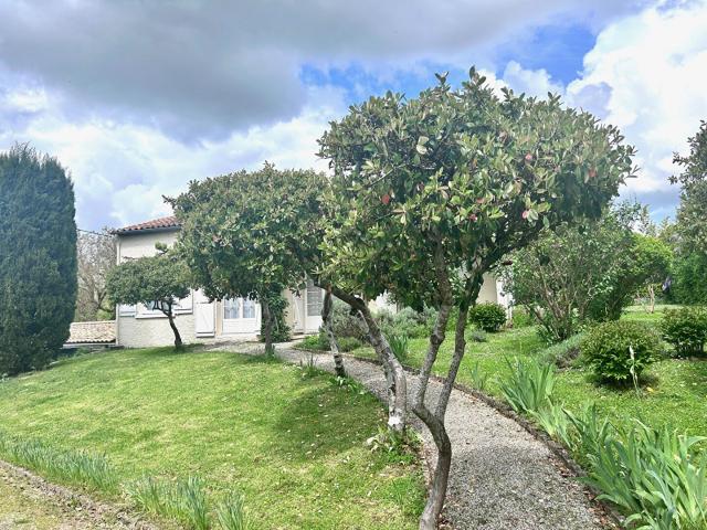 En location Maison 4 pièces 111 m