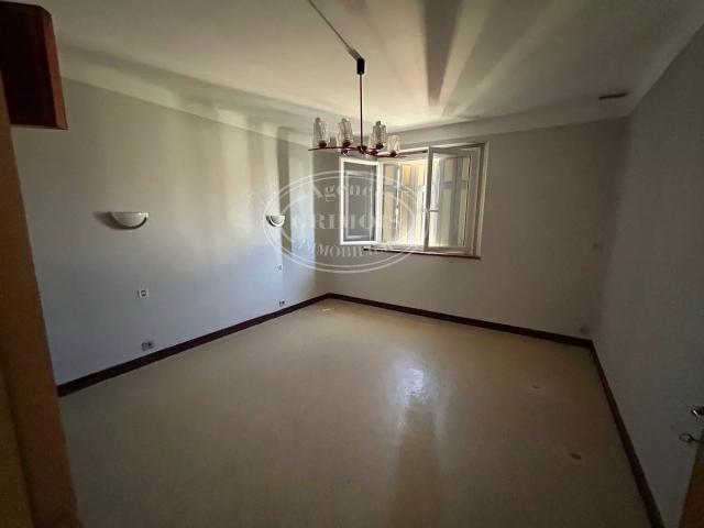 En location Maison 4 pièces 337 m