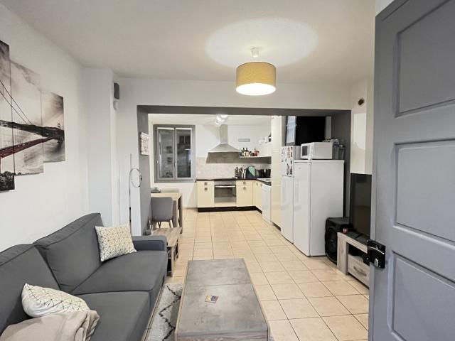 En location Maison 4 pièces 74 m