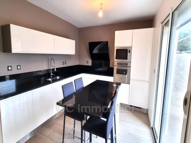 En location Maison 4 pièces 92 m