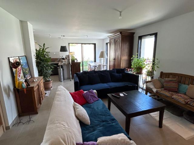 En location Maison 4 pièces 93 m