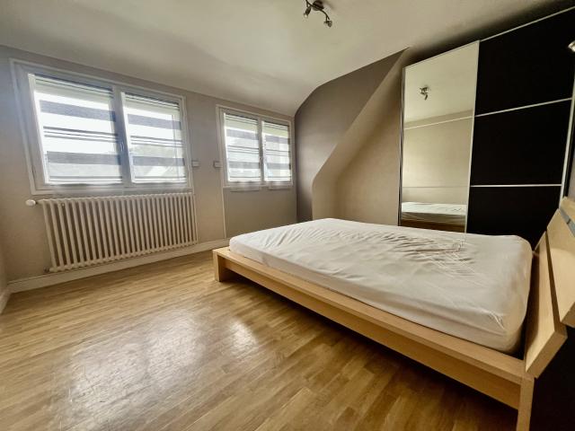 En location Maison 5 pièces 98 m