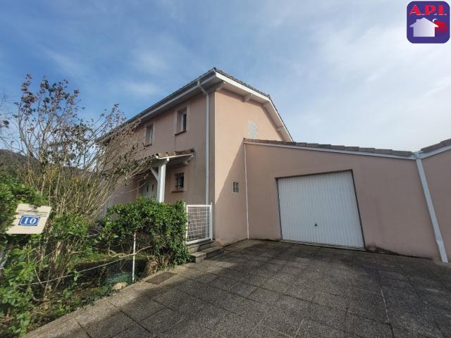 En location Maison 6 pièces 132 m