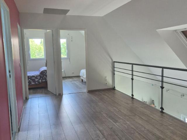 En location Maison 6 pièces 145 m
