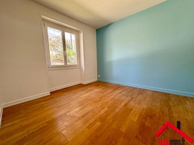 En location Maison 6 pièces 160 m