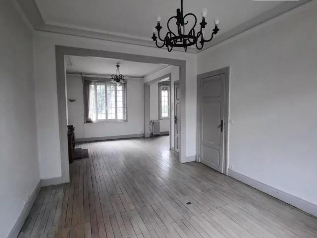 En location Maison 8 pièces