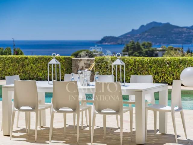 En location Maison 8 pièces 285 m