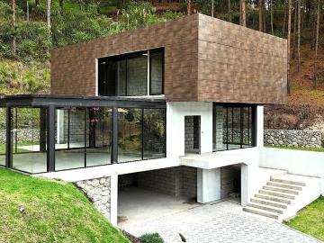 En los bosques de Tutupali, maravillosa casa por estrenar