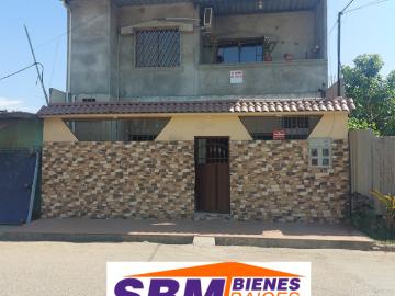 En Machala a Buen Precio Se Vende Casa con 3 Depto