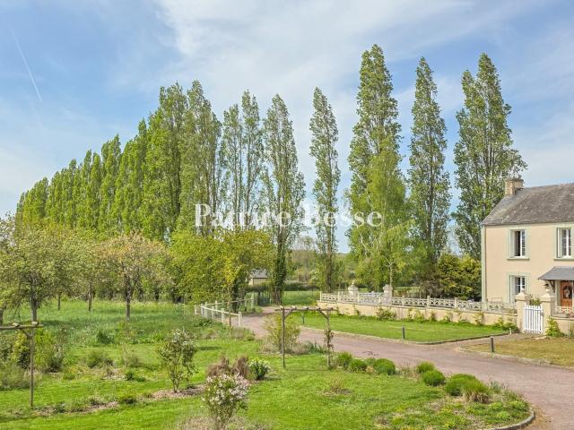 En Normandie, dans le Bessin, un domaine avec gîtes et chamb. 470m² Bayeux