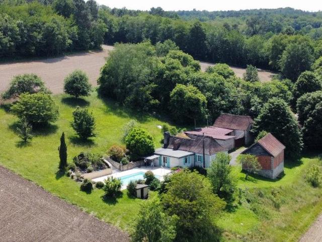 En Périgord Noir, très belle situation pour cette ancienne f. 80m² Thenon