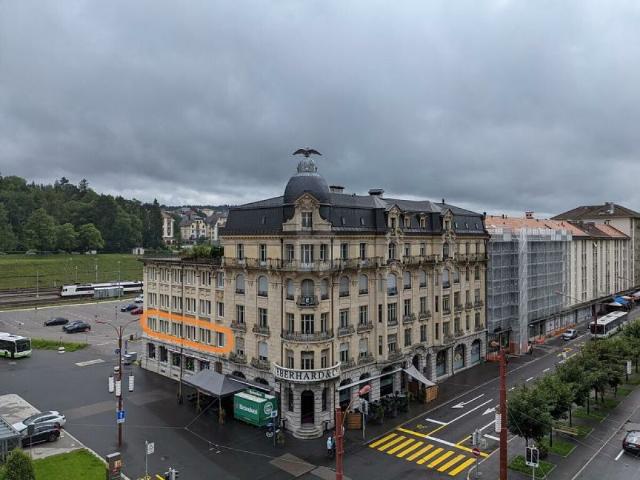 EN PLEIN CENTRE VILLE IDÉALEMENT SITUÉE