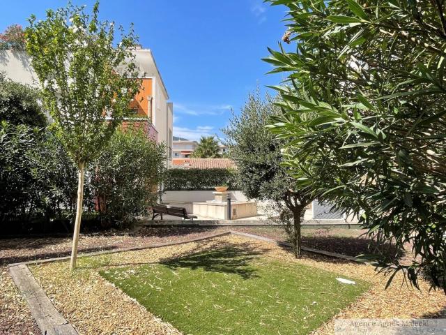 EN PLEIN COEUR DU CENTRE VILLE TRES GRAND APPARTEMENT 88M2 AVEC