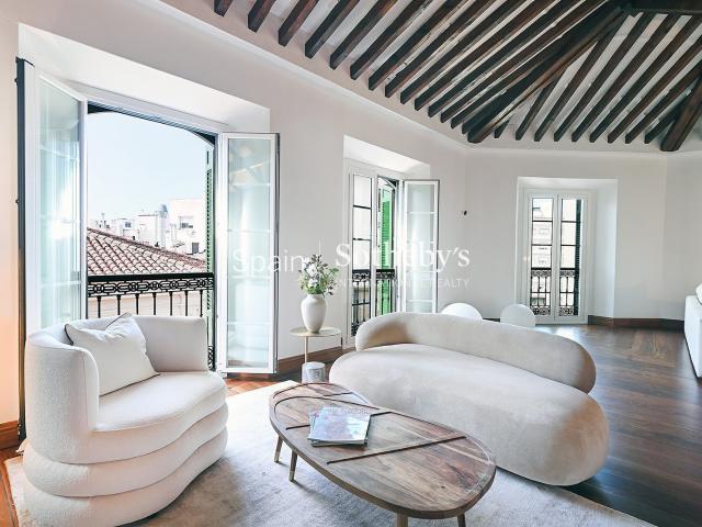 En pleno centro histórico de Málaga se encuentra esta propie. 260m² Málaga