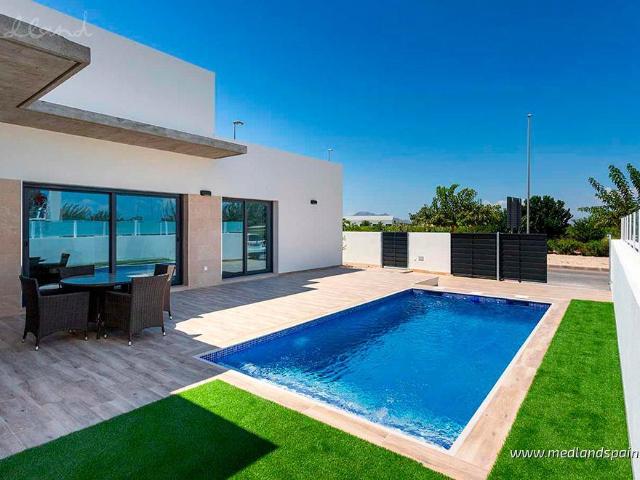 En pleno corazón de la Vega Baja, las viviendas adosadas y v. 101m² Daya Nueva
