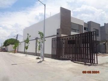 ÚLTIMAS CASAS, en Amp. Morelos con portón de acceso
