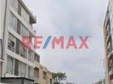 En Primer Piso, Casi De Estreno, Con Terraza, 2 dormitorios,C/cochera y depósito