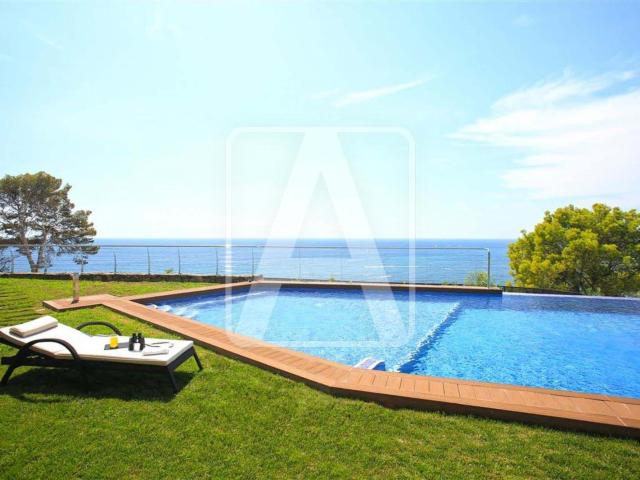En primera línea villa de lujo en venta en Altea, situada en. 610m² Altea