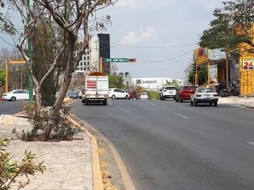 En renta terreno 350 m2. Uso comercial en Col. Castillo Tielemans