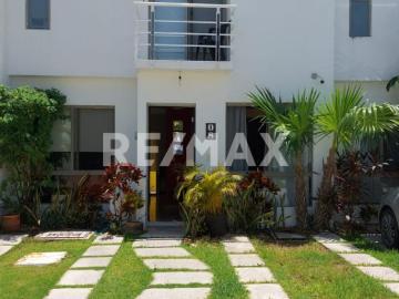 EN RENTA BONITA CASA EN PLAYA DEL CARMEN CERCANA A CENTRO MAYA