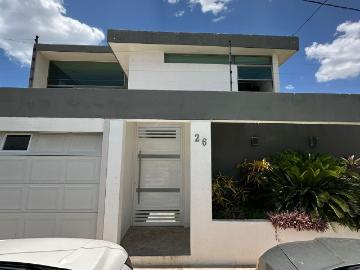 EN RENTA CASA AMUEBLADA DE DOS PLANTAS EN PRIVADA BUGAMBILIAS, CAMPECHE